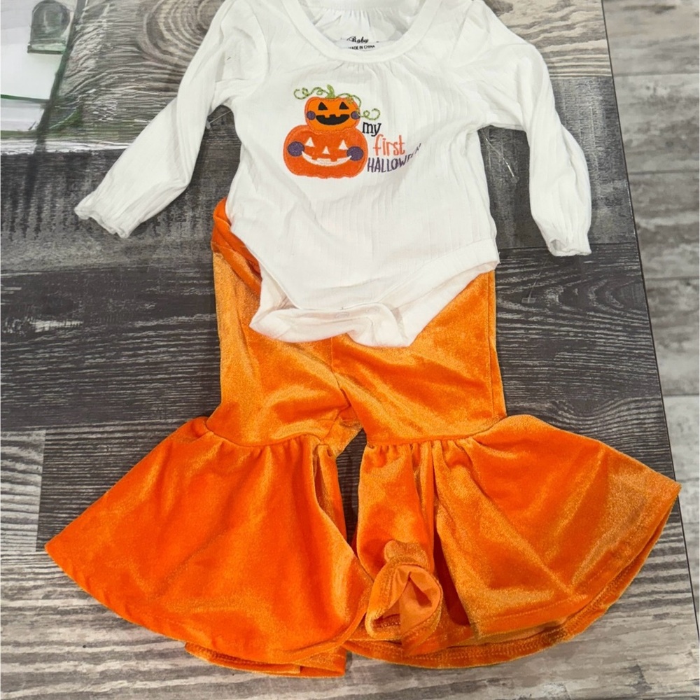 Mud Pie Halloween Pumpkin Set - White and Orange